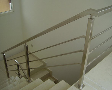 Corrimão inox com barrinhas em Campinas